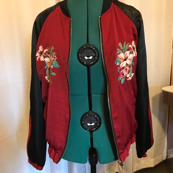 Forever 21 Jackets & Blazers - 🛒 3/15 Forever 21 Red and Black Embroidered bomber jacket